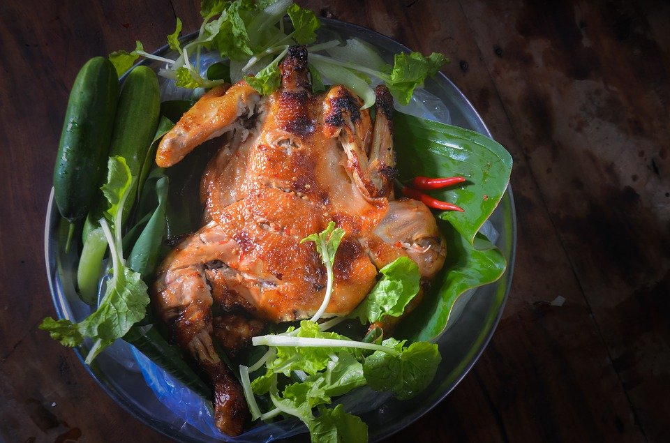 Pollo asado con tomillo y cebollas - Simplemente Recetas